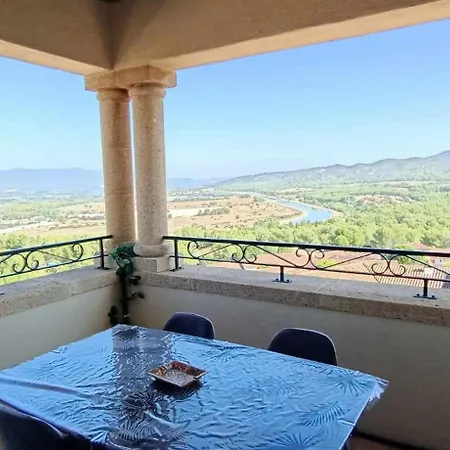 Vue Panoramique Au Domaine Et Golf De Pont Royal *